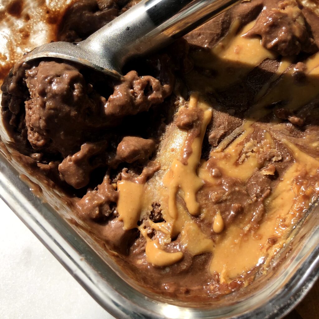 チョコレートピーナッツバターアイスクリーム